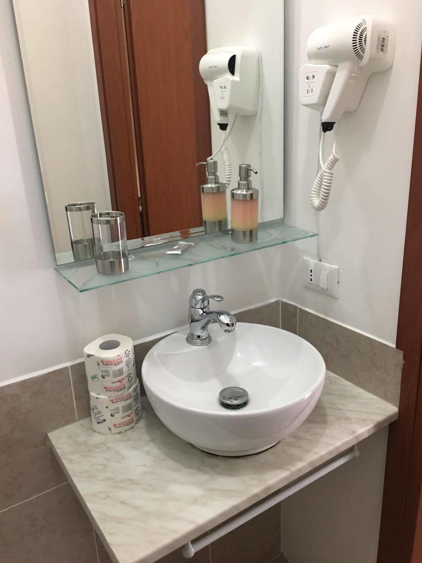 Damiani & Sister Guesthouse Rome