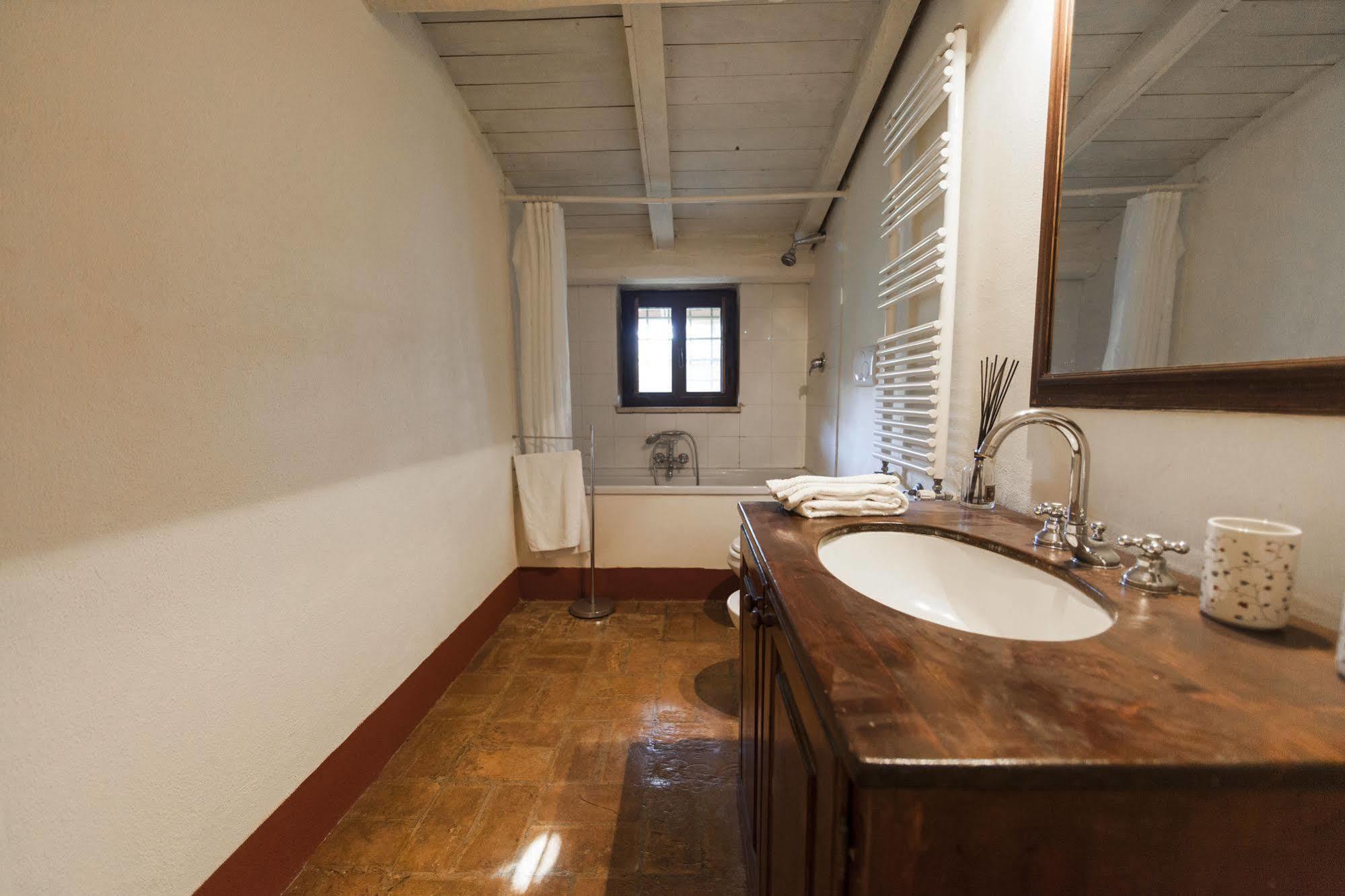 Castello Di Torcrescenza 3*