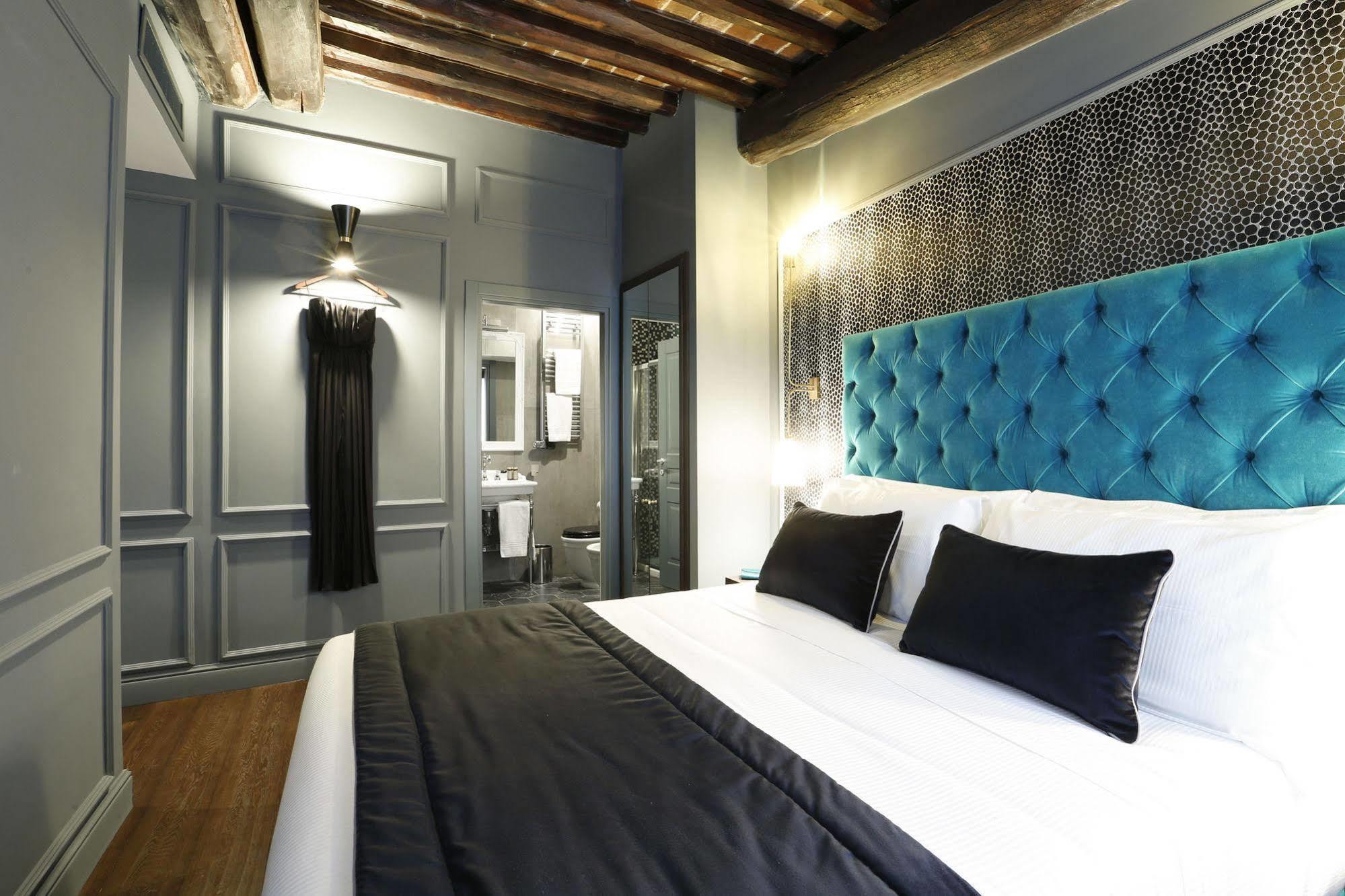 Saint B Boutique 3*
