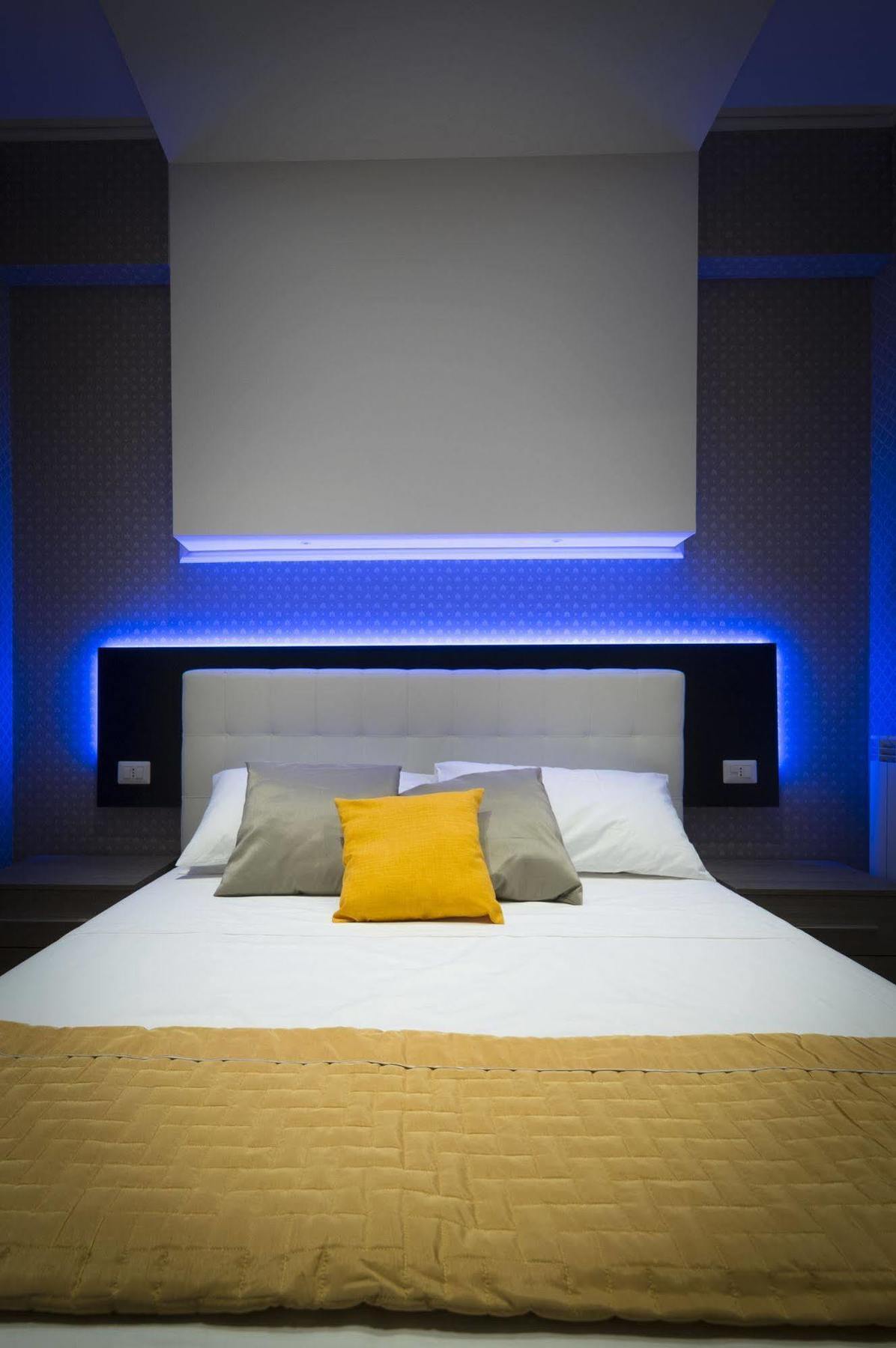 Happy In Bed & Breakfast 2*