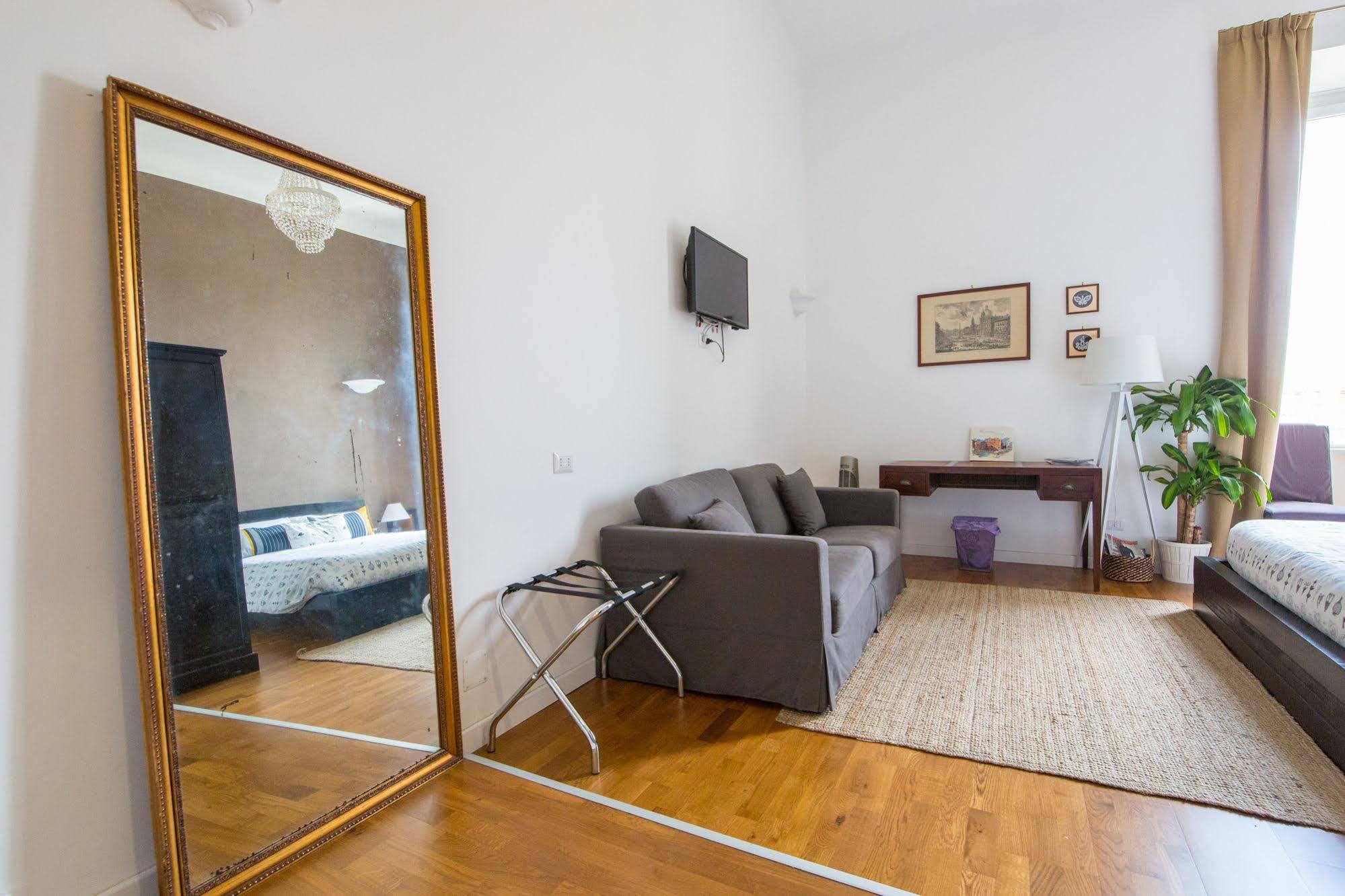 Urban Pine Rooms Guest house Rome
