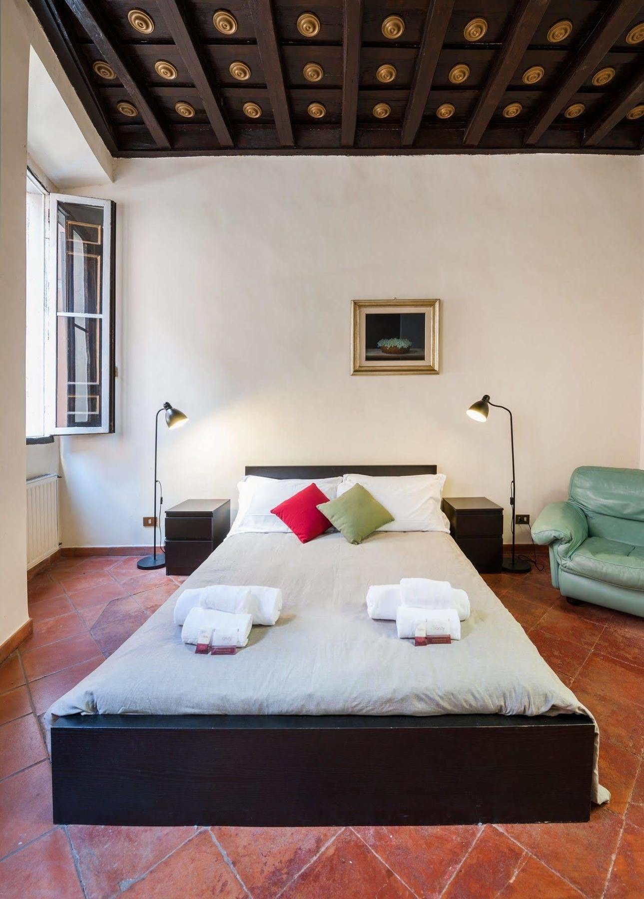 Unique Spanish Steps Apartment *