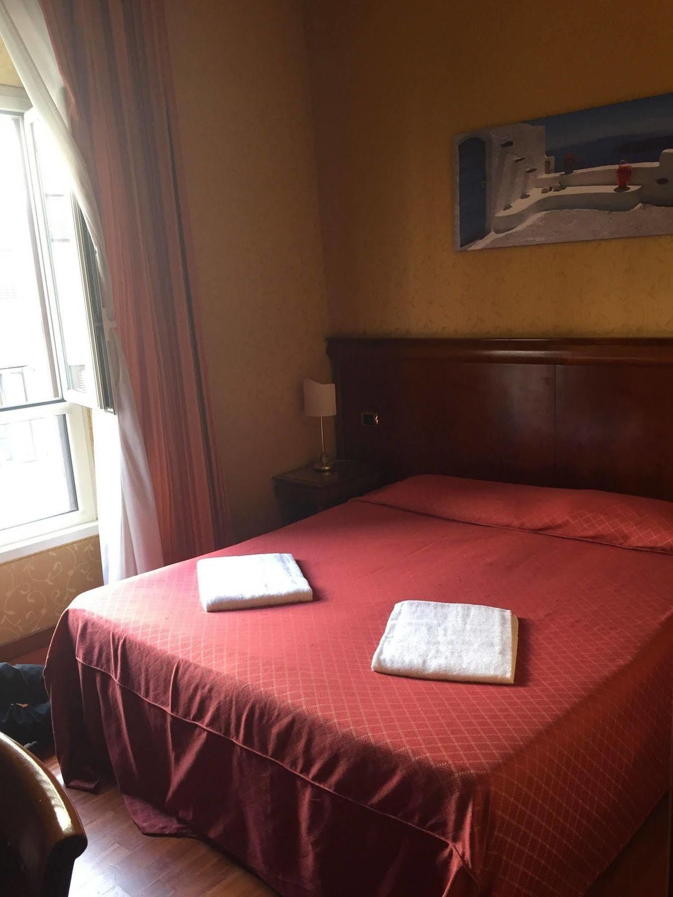 Divine Hotel 2*