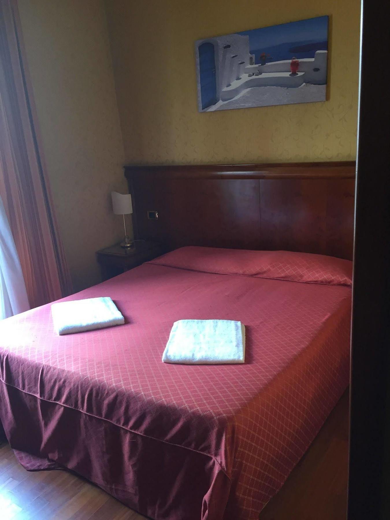 Divine Hotel 2*