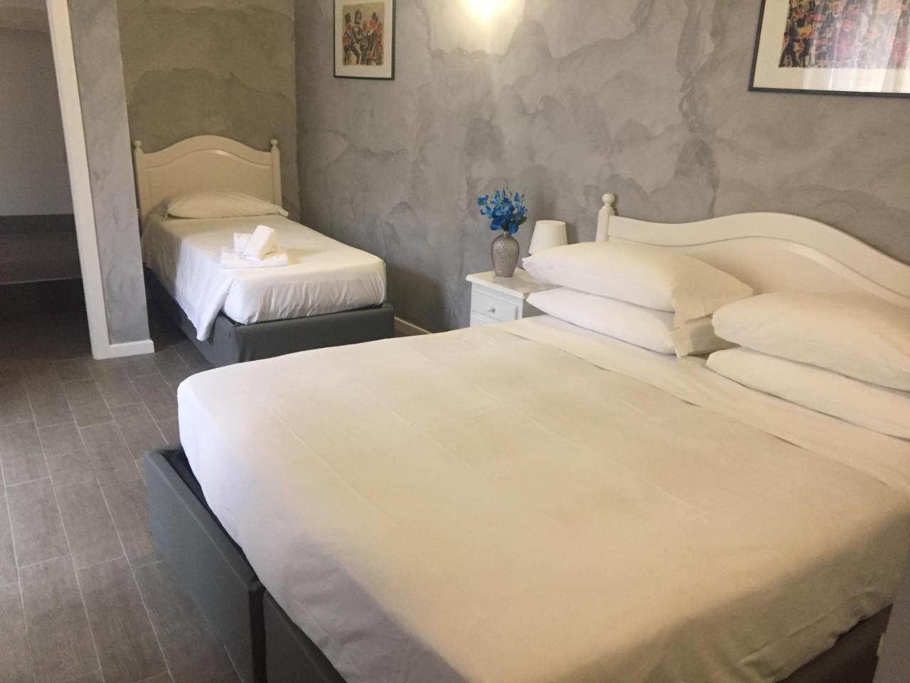 Floor Navona