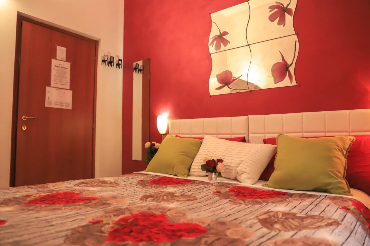 Holidays Hostel *