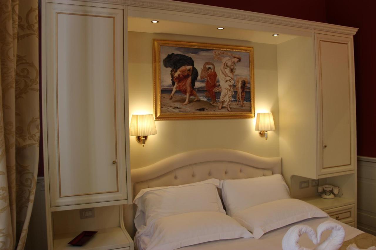 Dimora Frattina Rome
