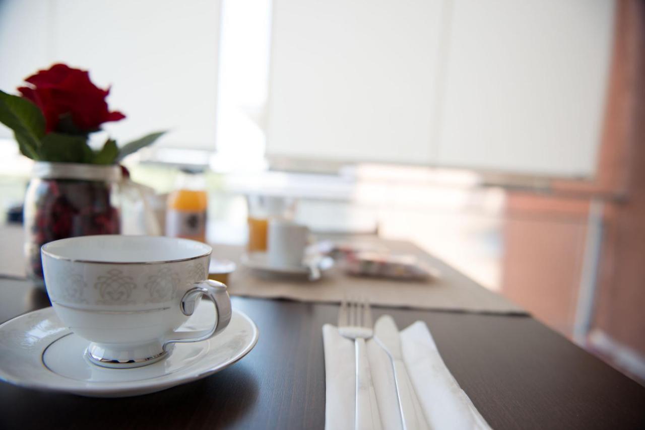 Authentic Sweet Couette-café