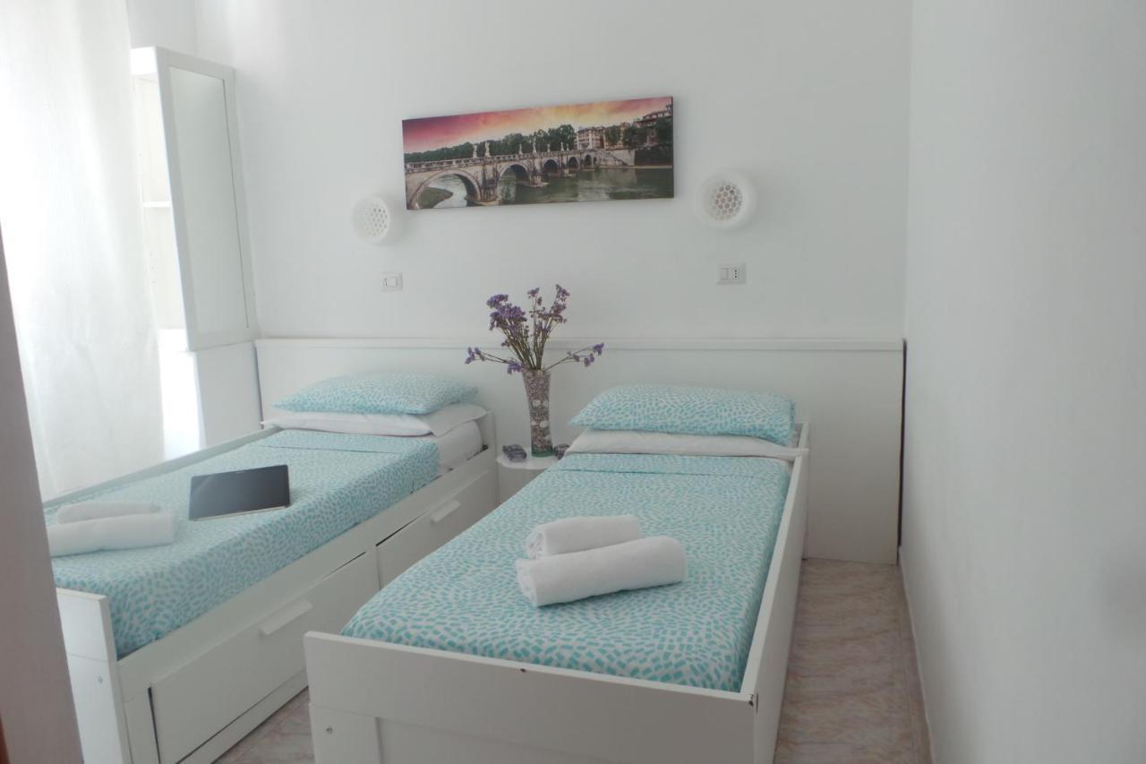Castelfidardo 2* Roma