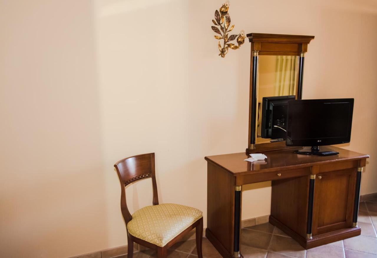 Quadrifoglio Eur Hotel 3*
