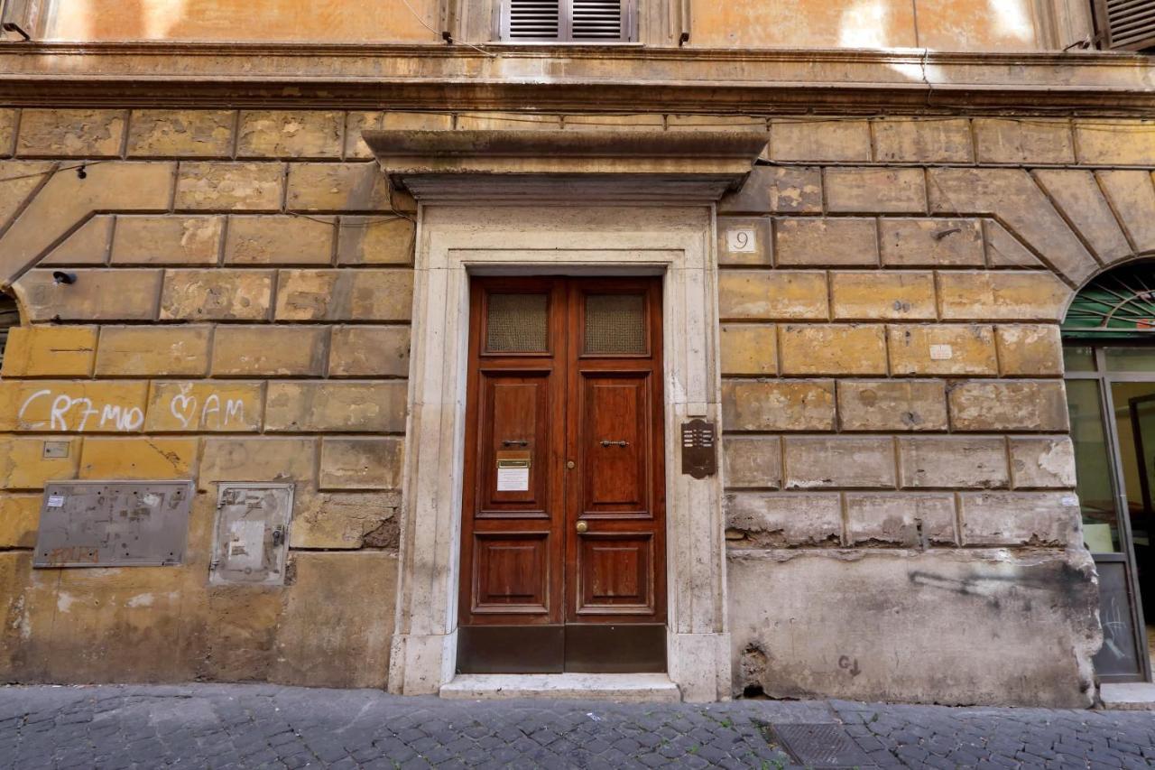 Falstaff Apartment *