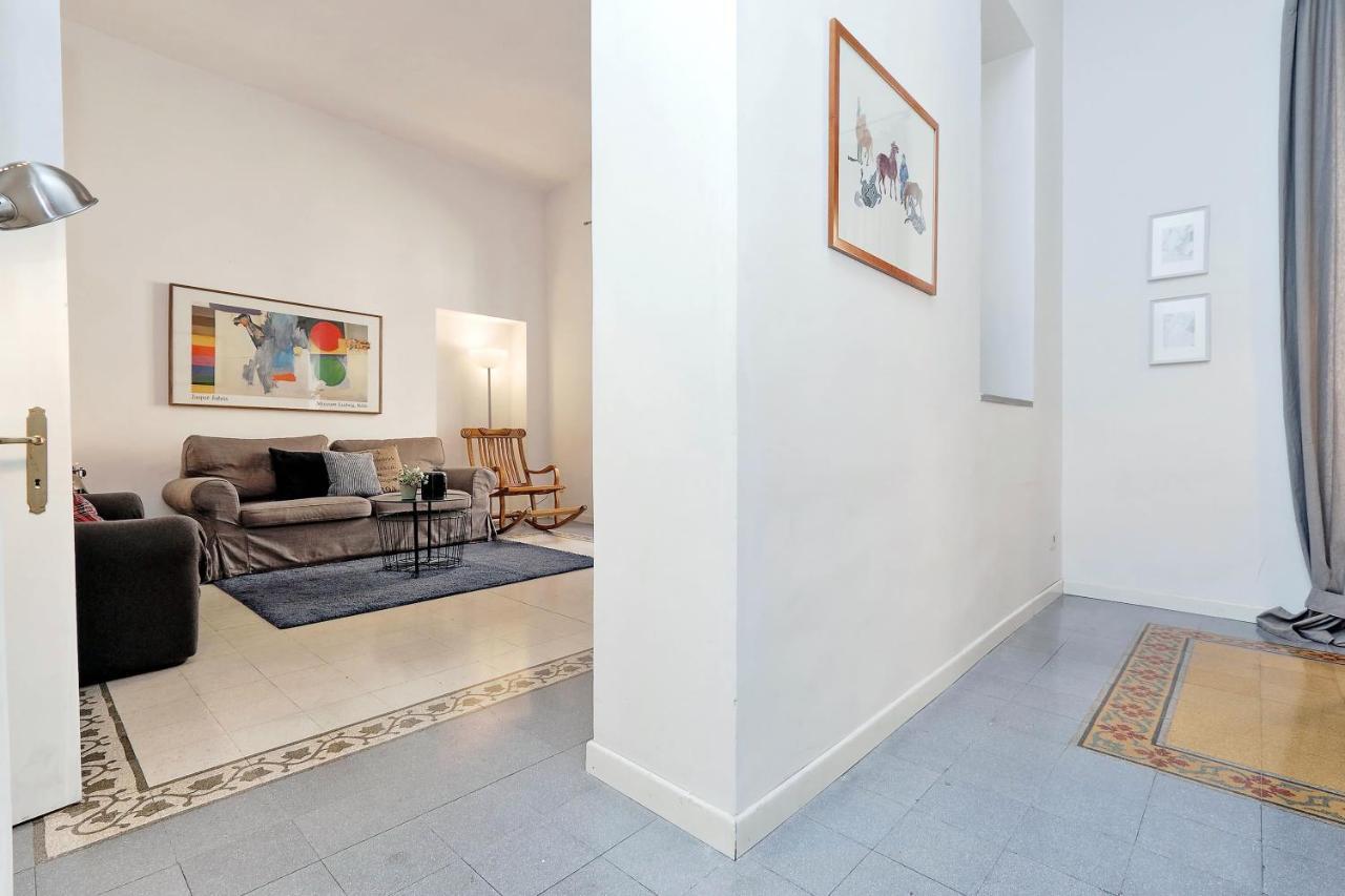 Falstaff Apartment