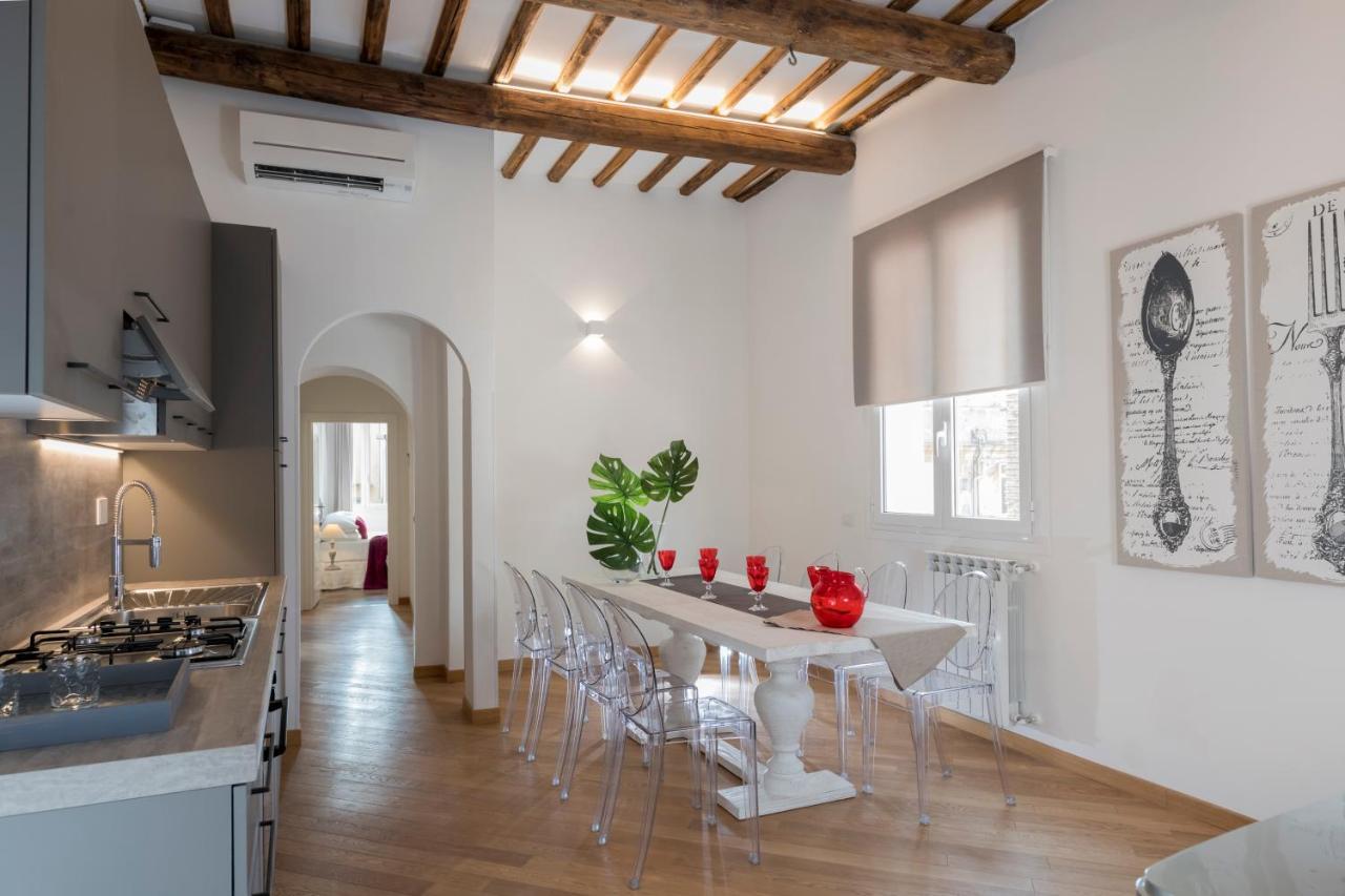 Downtown_blossom With Small Terrace Apartment Rome