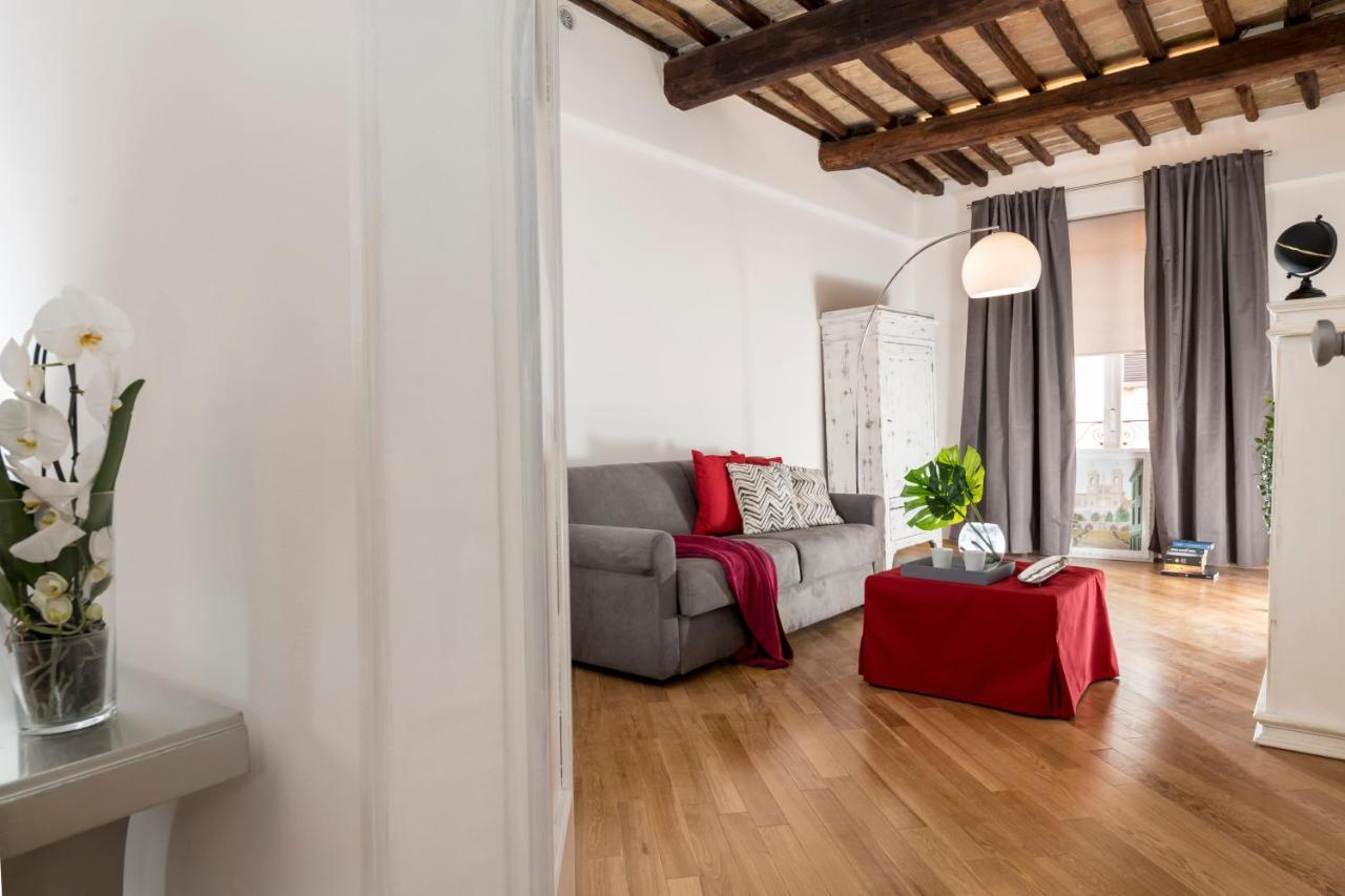 Downtown_blossom With Small Terrace Apartment Rome