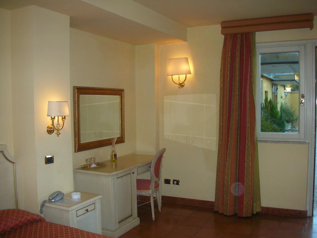 Quadrifoglio Eur 3* Rome