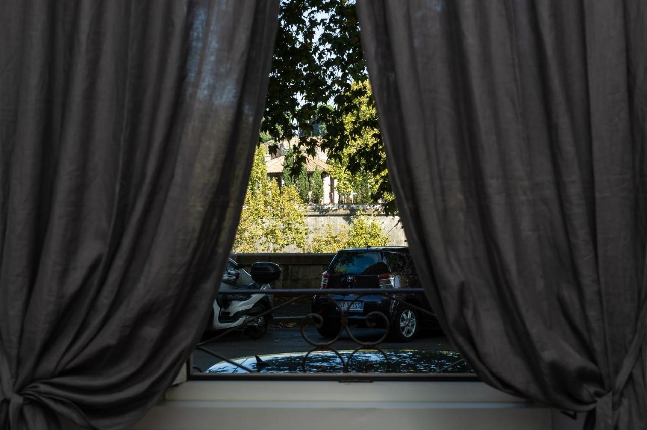 Lungotevere Ripa 2*