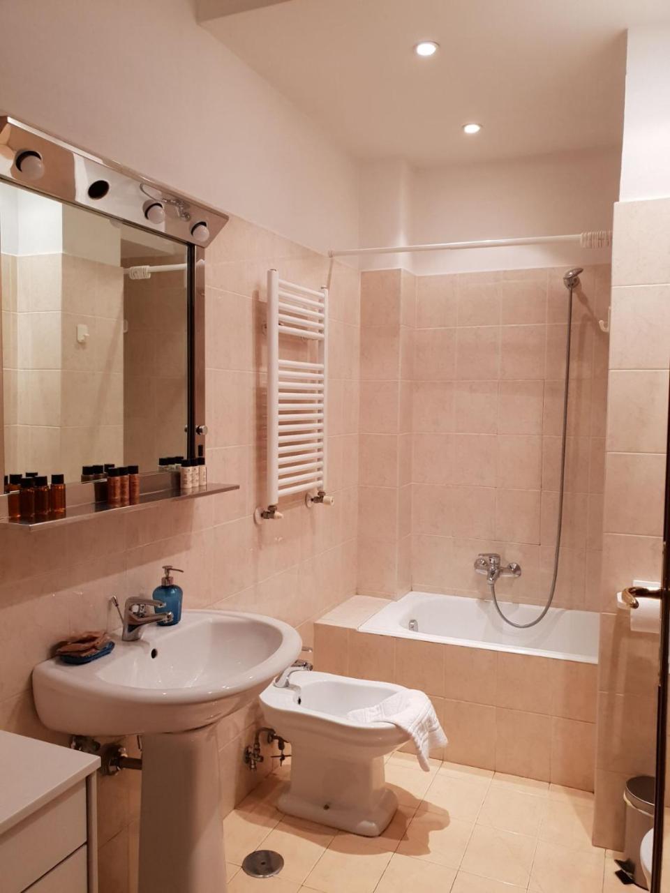 Big In Campo De Fiori Apartment Rome