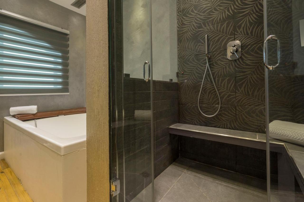 Colosseum Jacuzzi Suites Casa de hóspedes