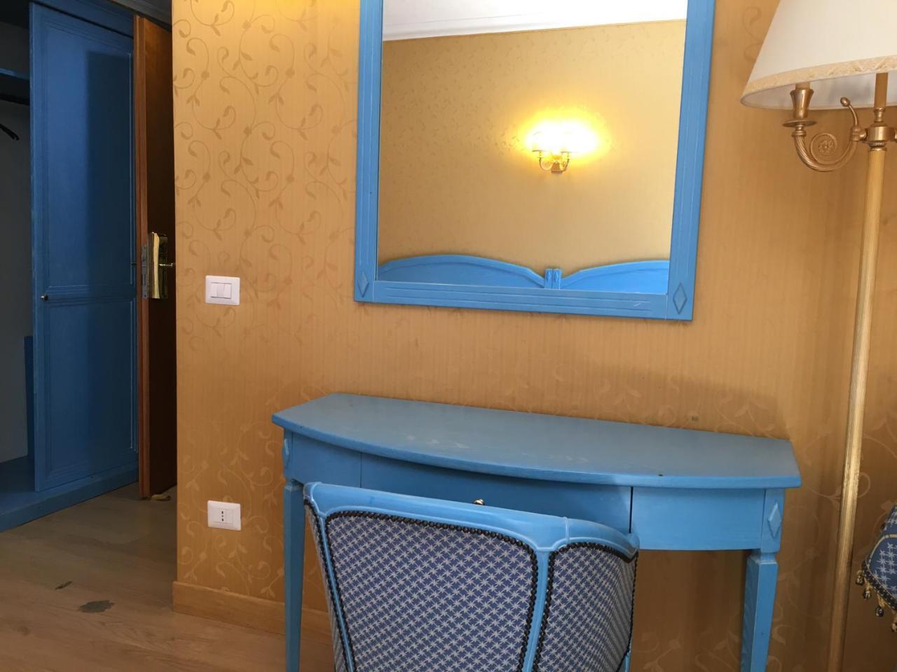 Hotel Divine 2*