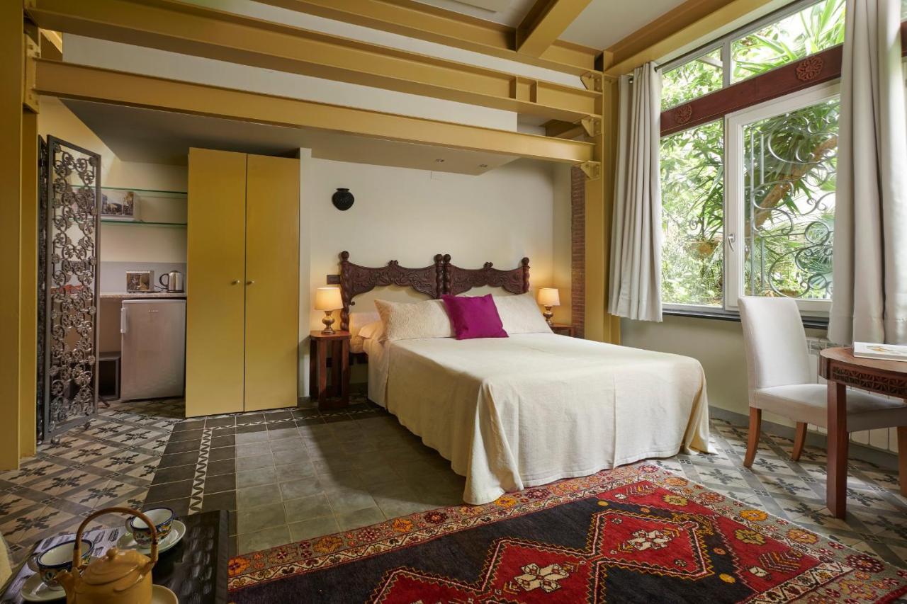 Palm Gallery Hotel