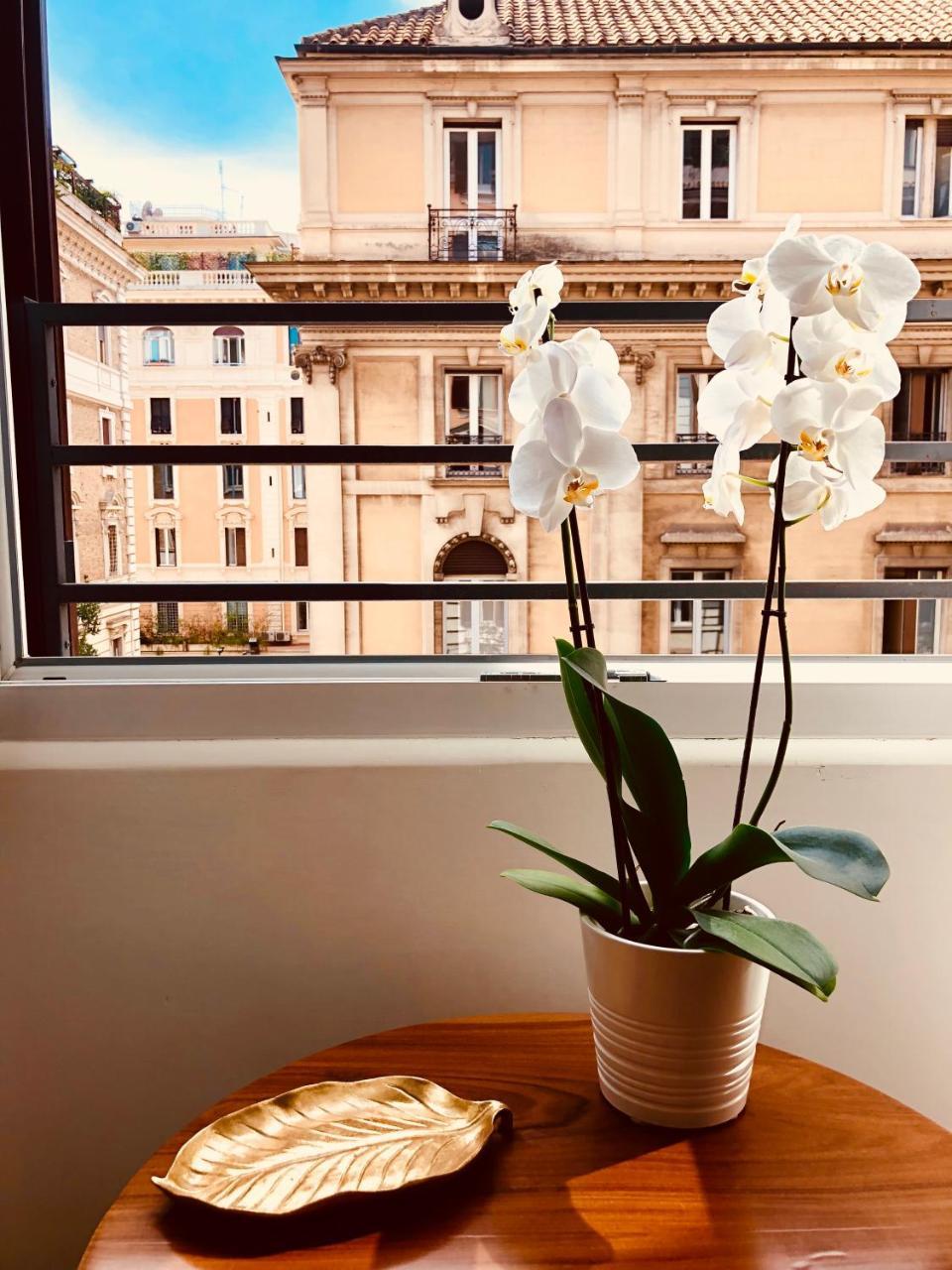 900 Piazza Del Popolo Couette-café