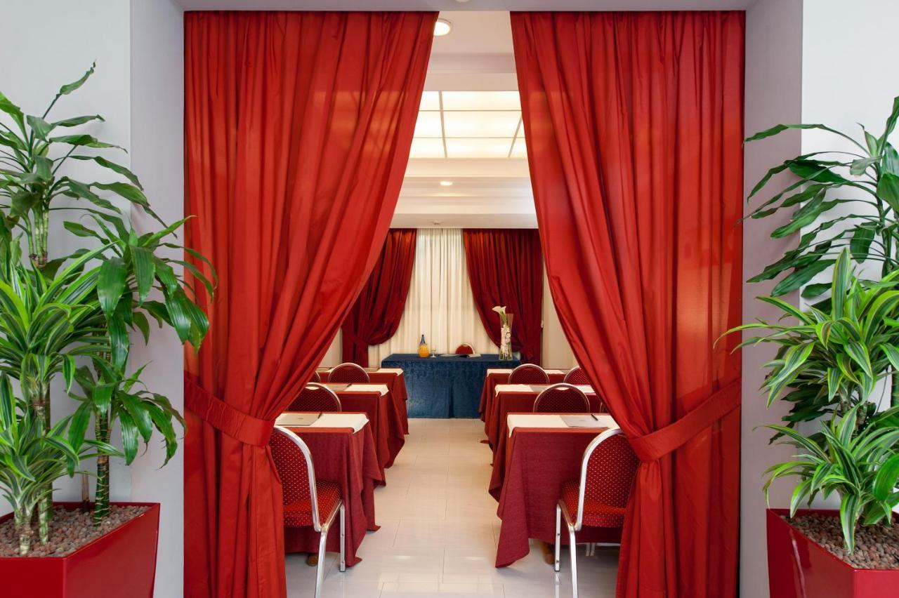 Quality Rouge Et Noir Rome