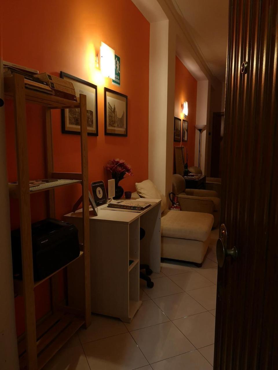 Suites Holiday Rooms *
