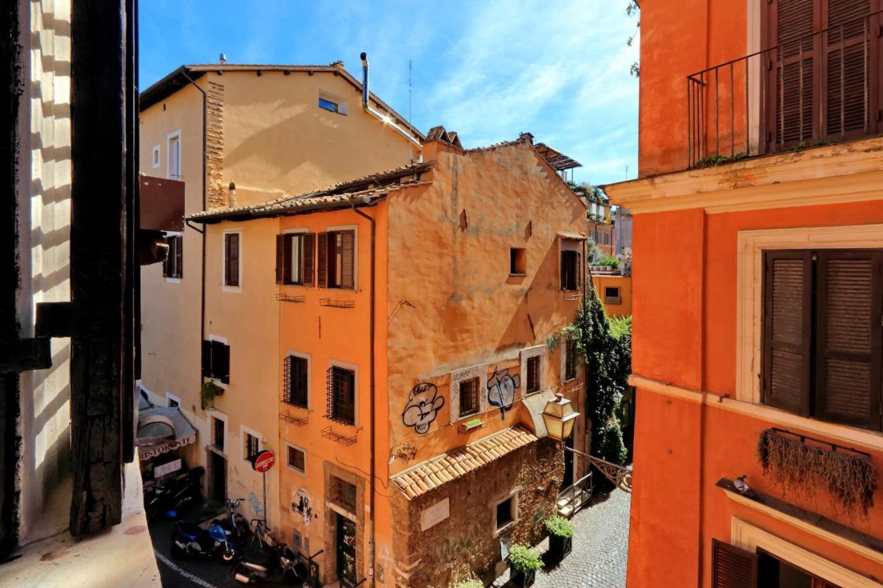 Pelliccia * Rome