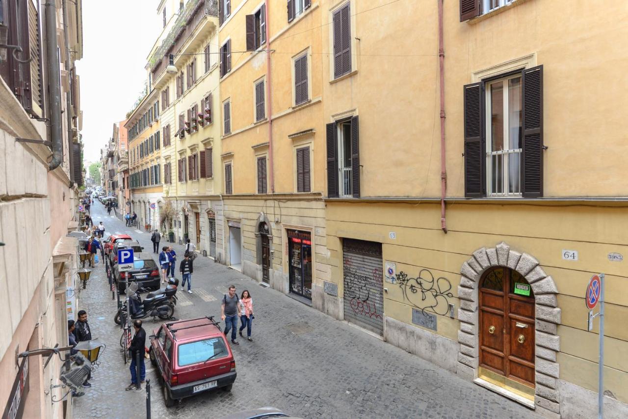 Urbana Colosseo Boutique