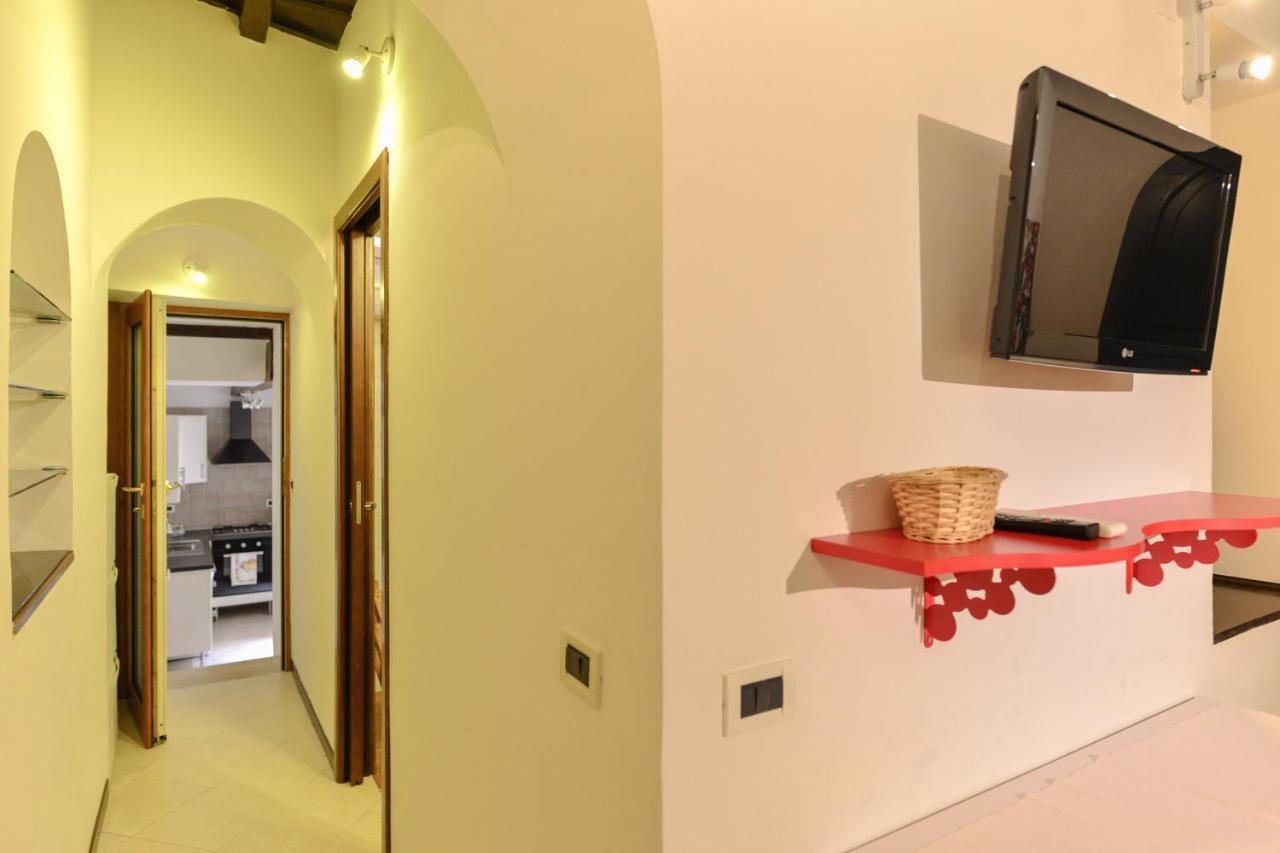 Urbana Colosseo Boutique *