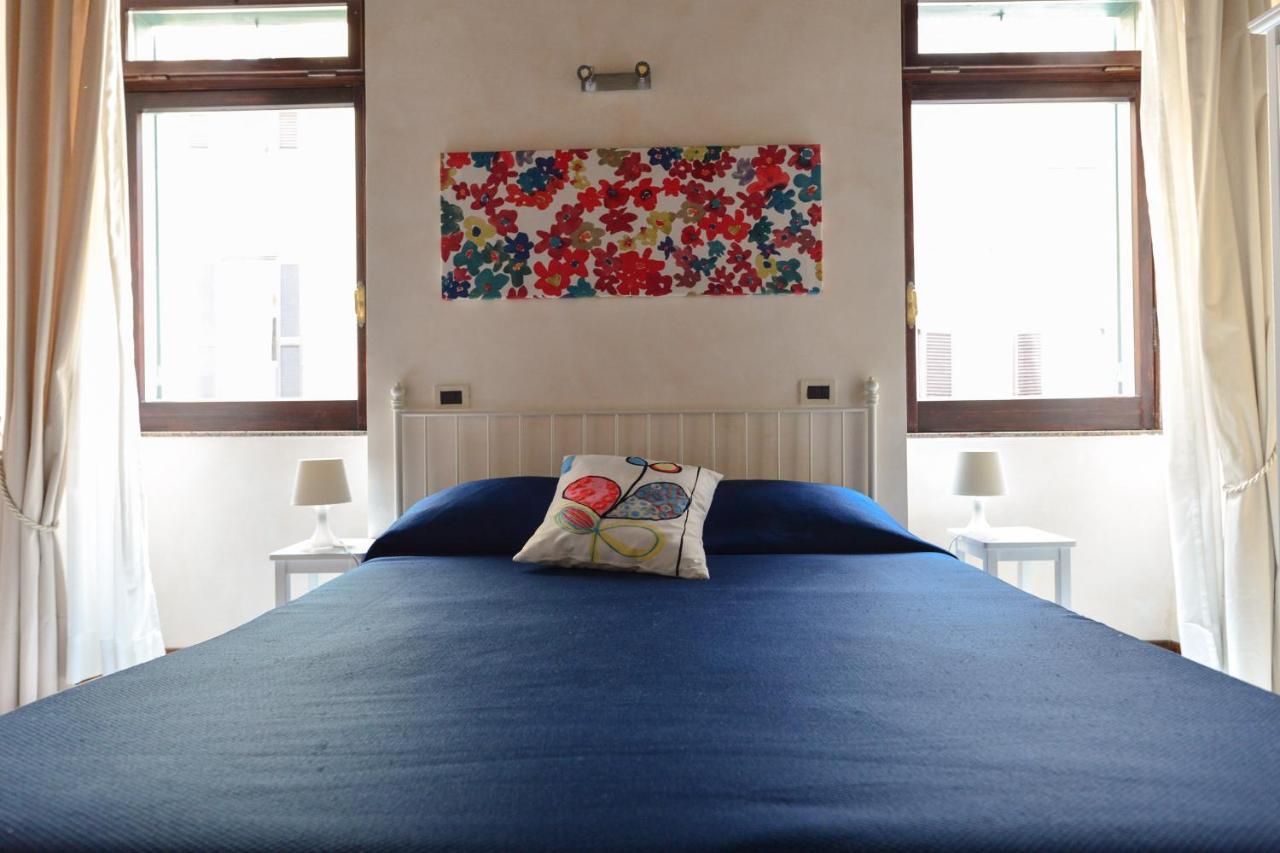 Urbana Colosseo Boutique *