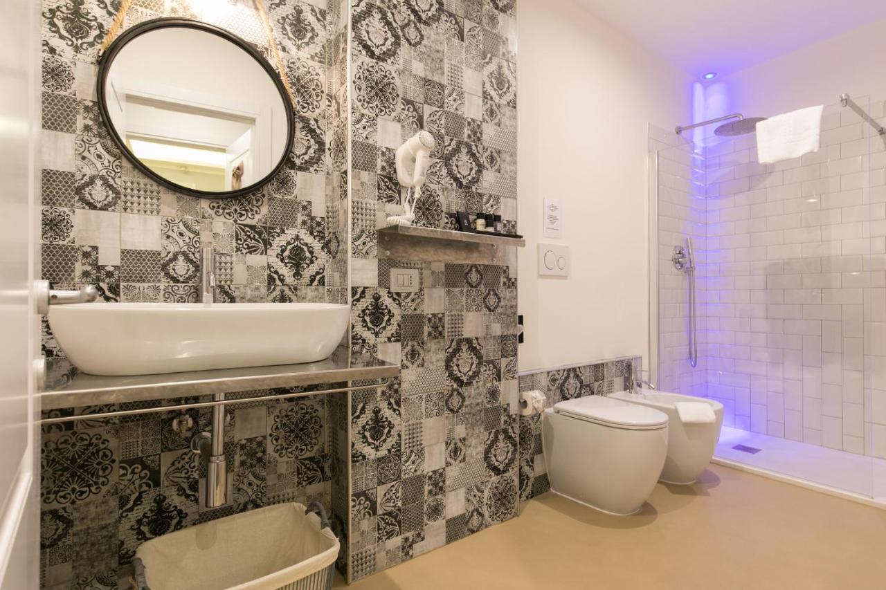 Trevi Contemporary