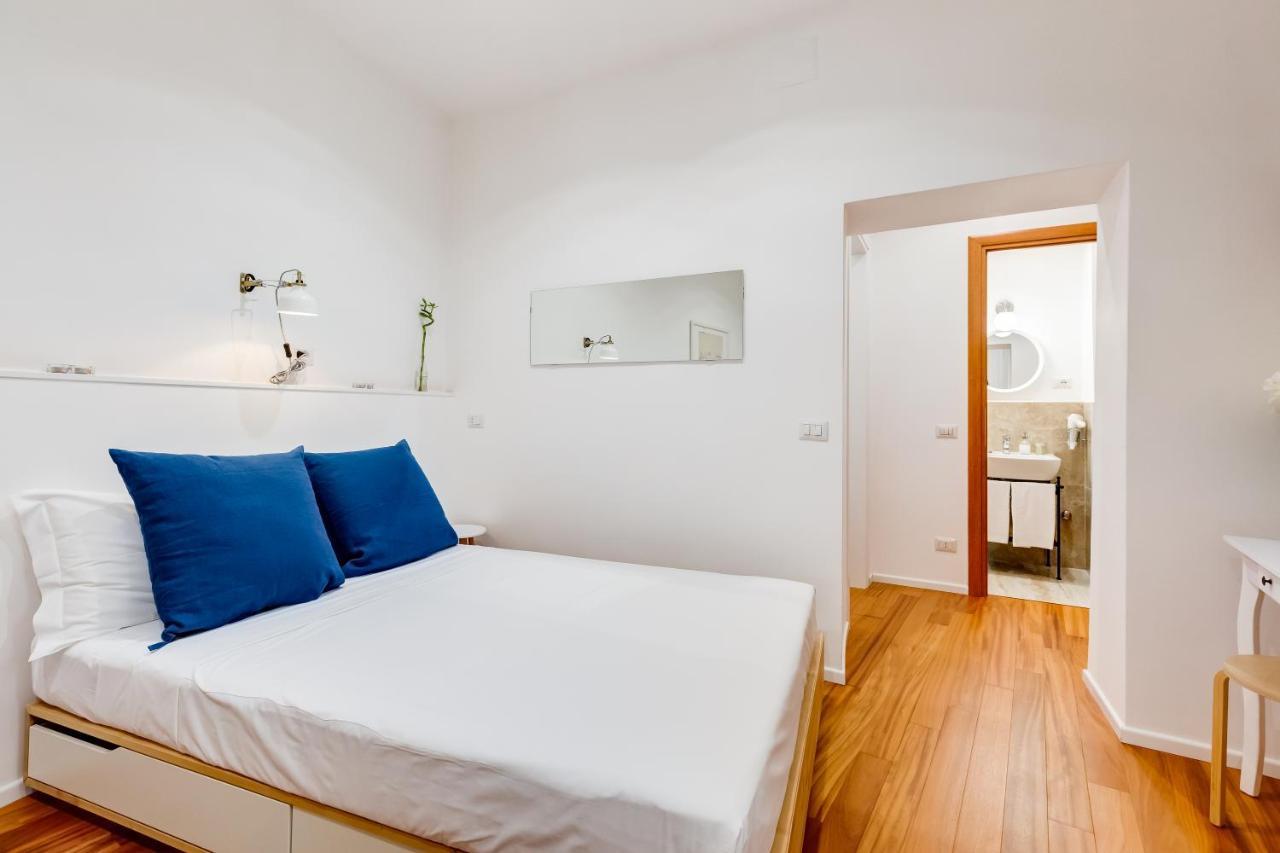 Lovely And Modern Nest Near The Colosseum Apartment