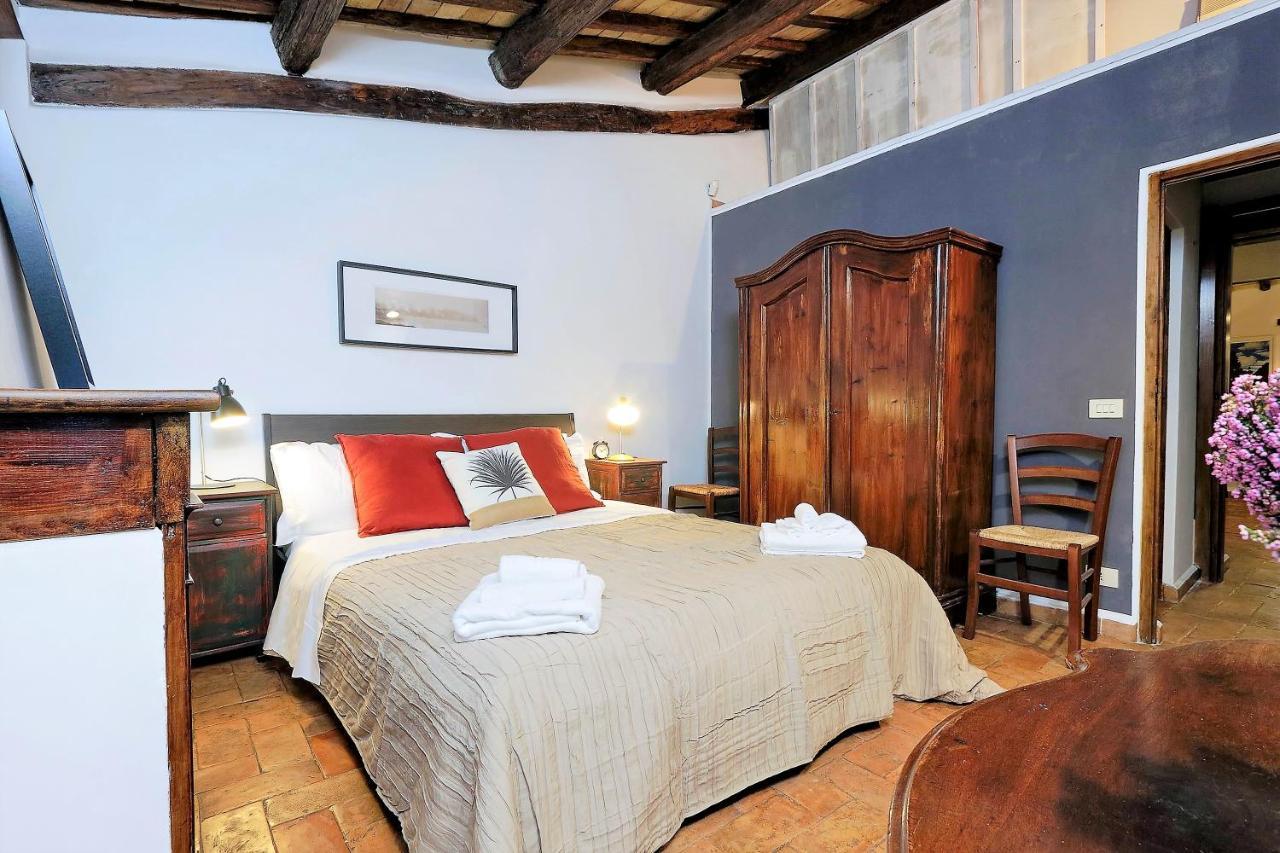 Apartment San Callisto Rome