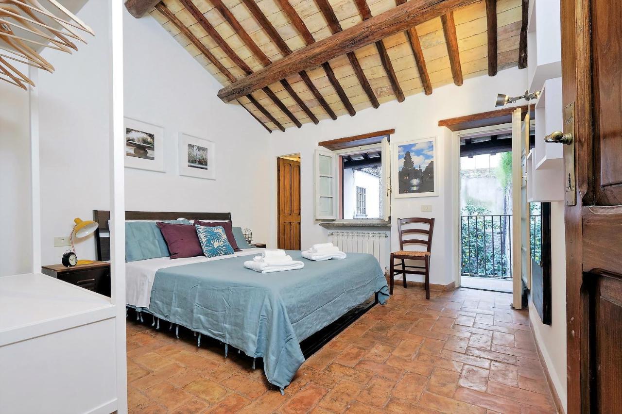Apartment San Callisto Rome