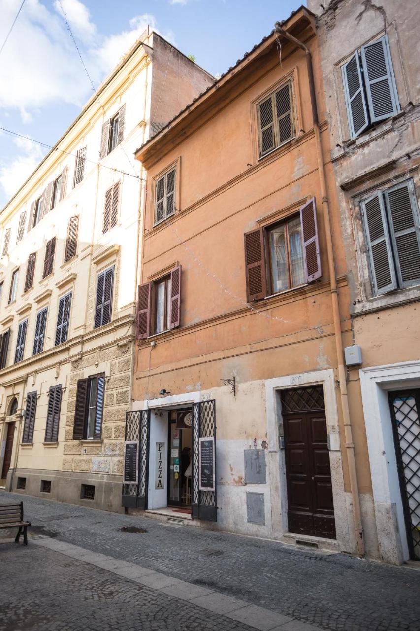 Vatican Borgo Pio 203 Rome