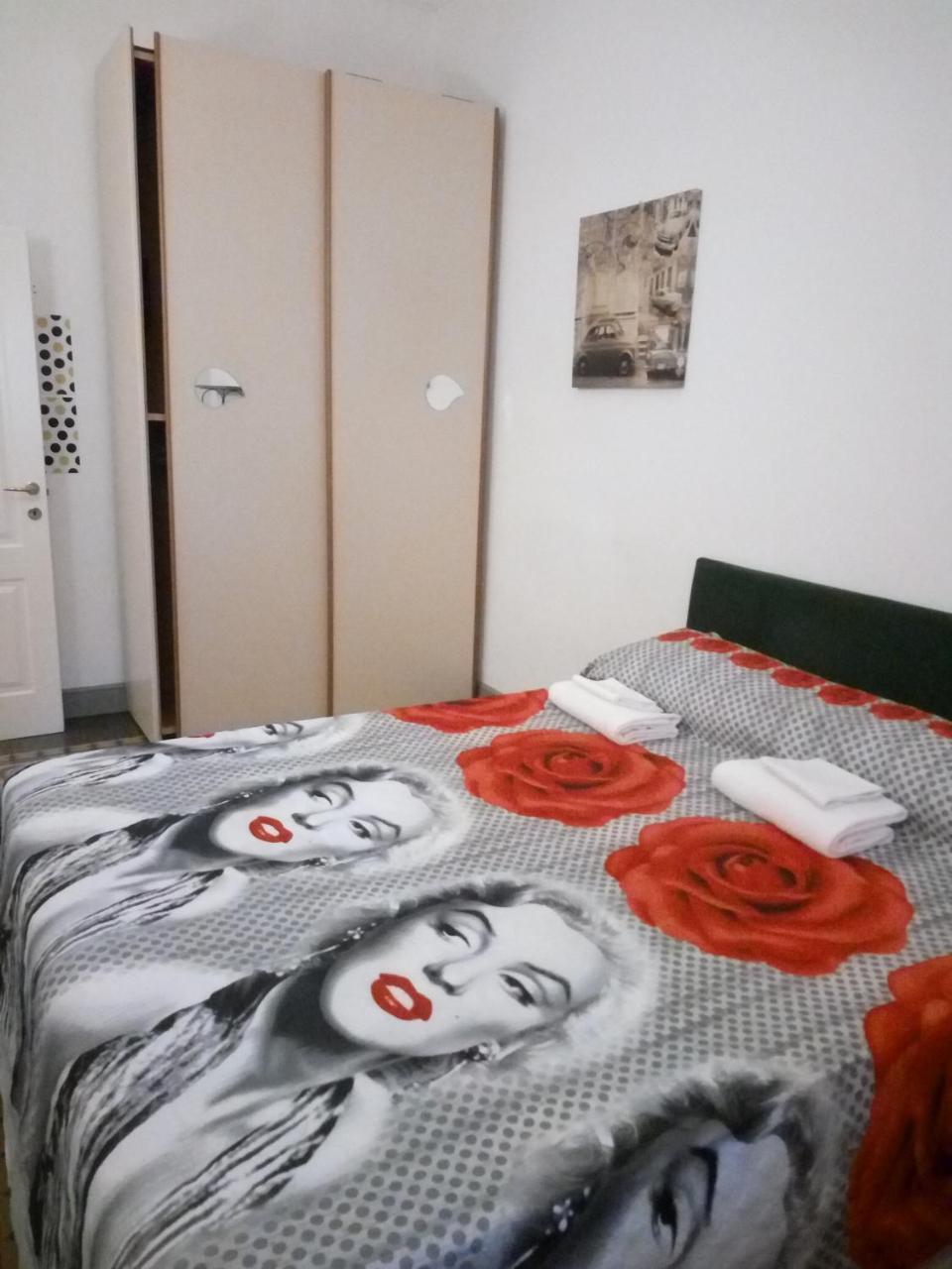 Booking House Bed & Breakfast