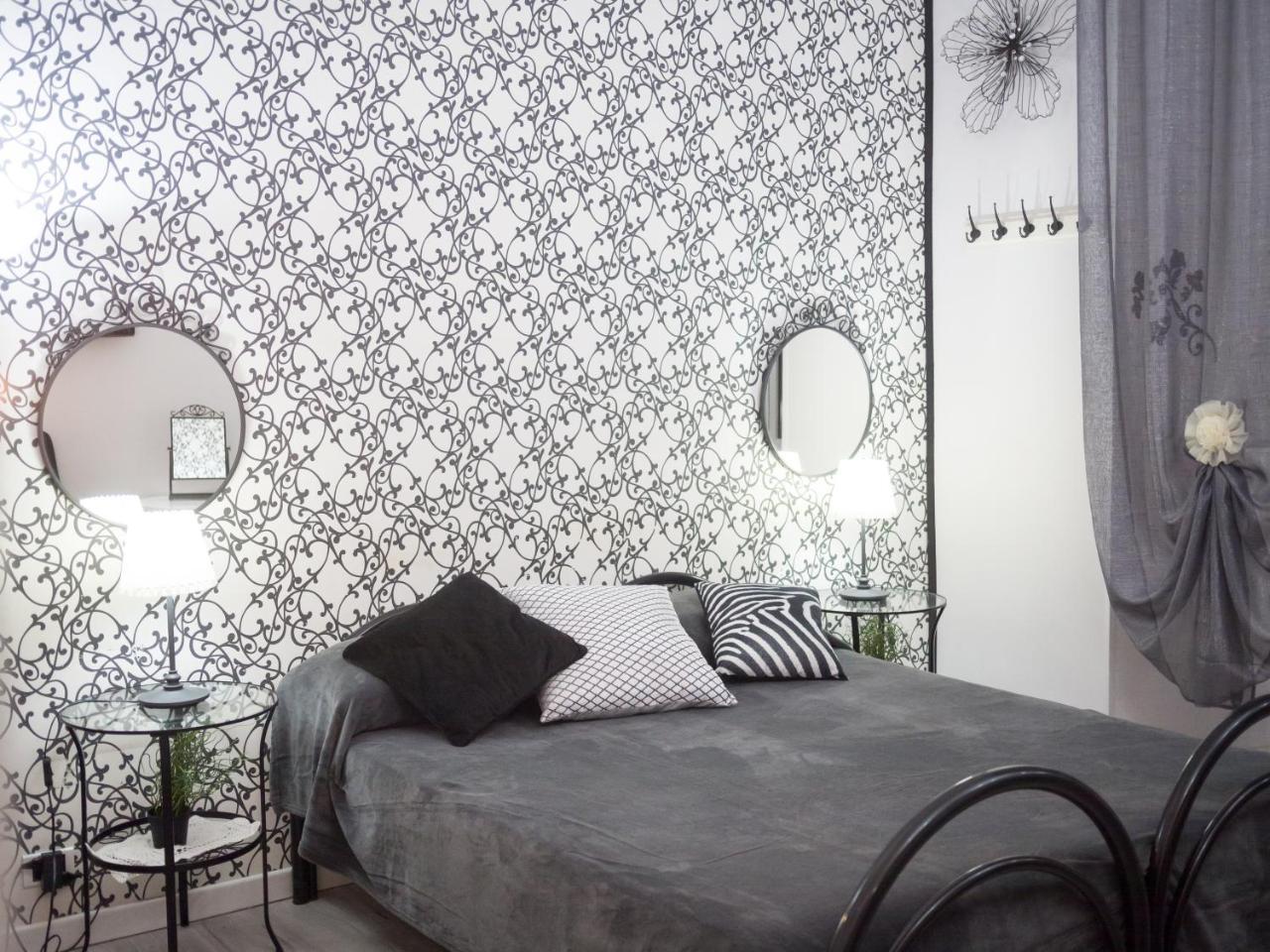La Finestra Di Fronte Bed & Breakfast *