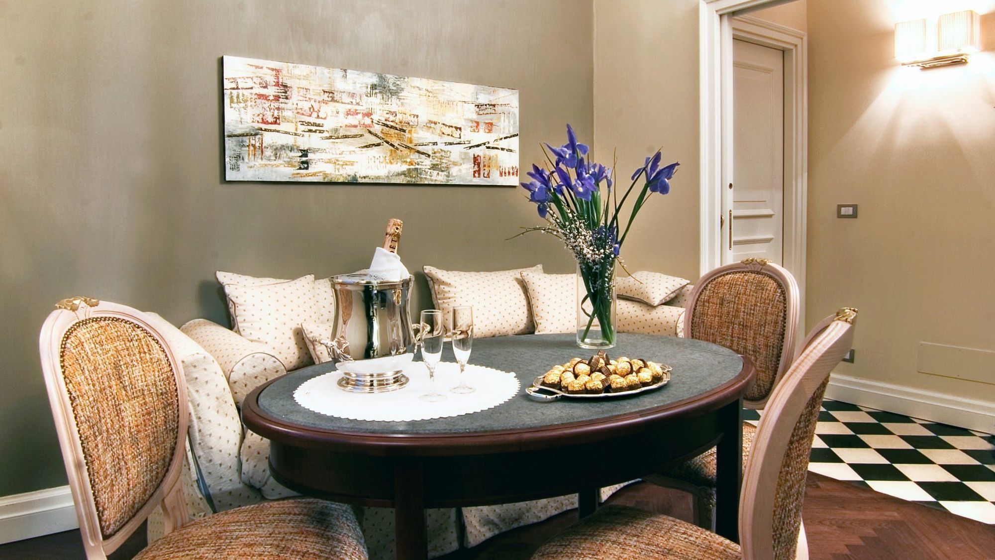 Vivaldi Luxury