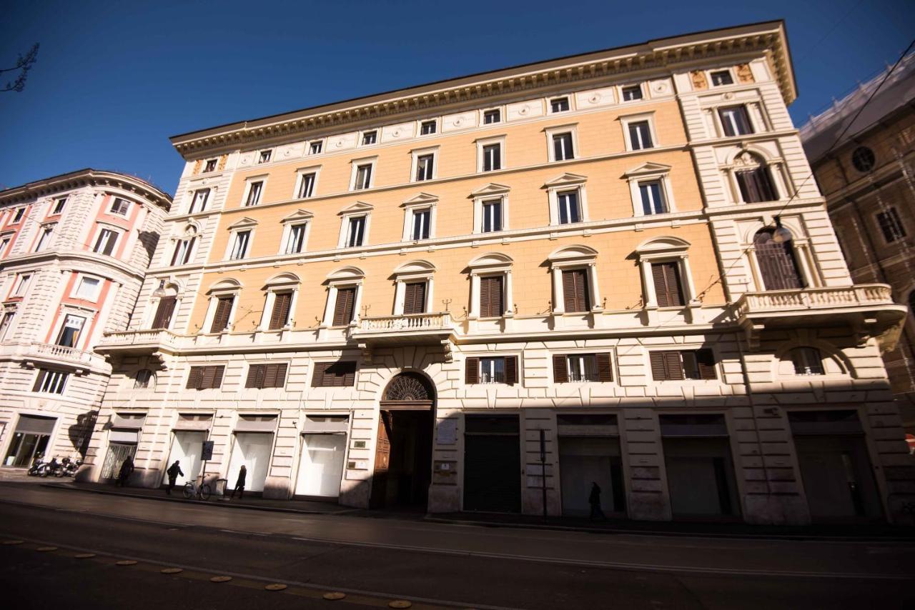 Navona Queen Rooftop 2*