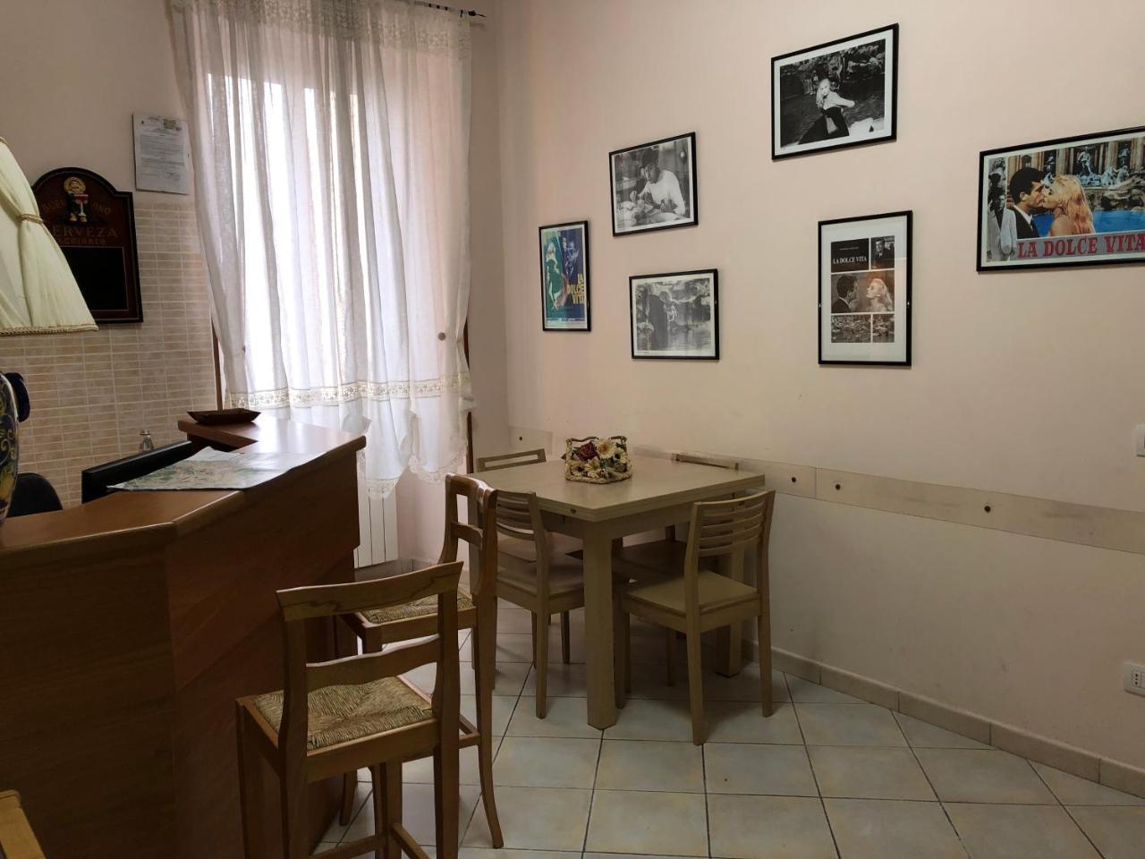 La Dolce Romana Acomodação com café da manhã  2*