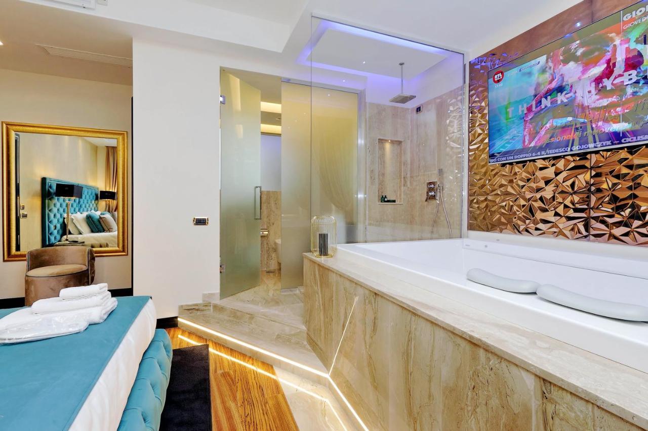 Spanish Hills Collection Luxury & Jacuzzi Maison d'hôtes