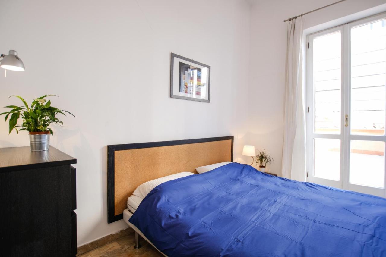 Spacious With Big Terrace At Colosseum Appartement *
