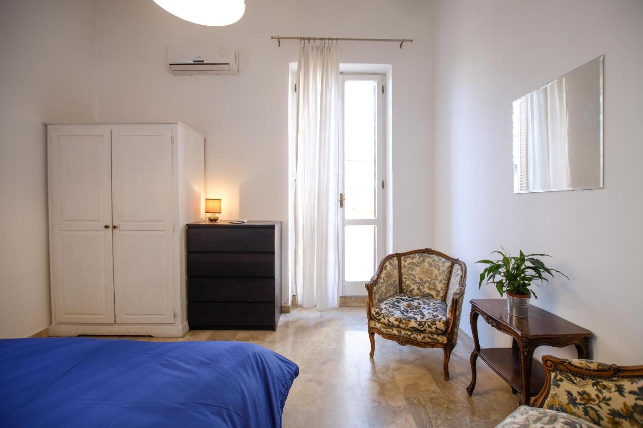 Spacious With Big Terrace At Colosseum Appartement Rome