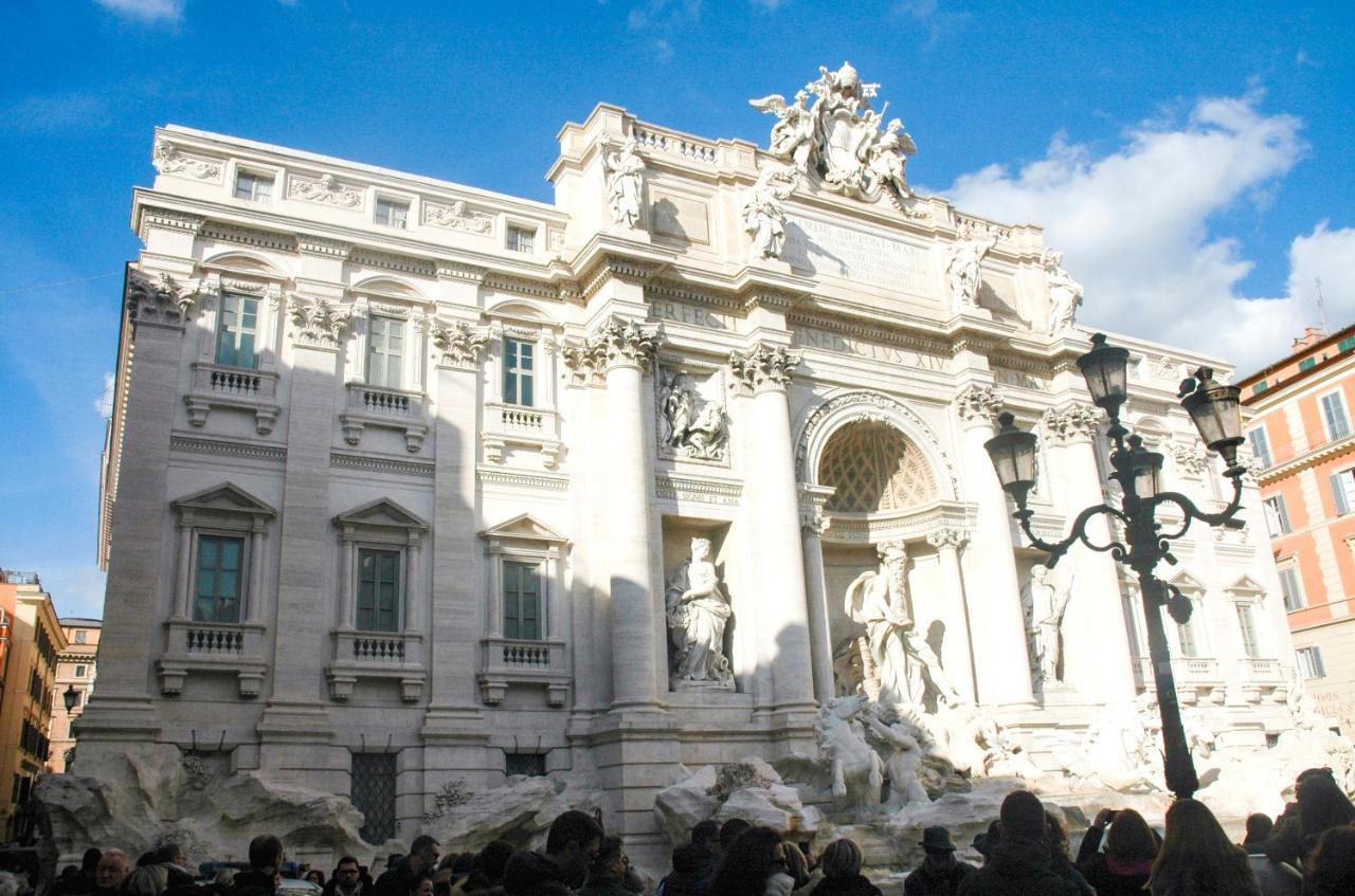 Guest house Delfini Trevi House