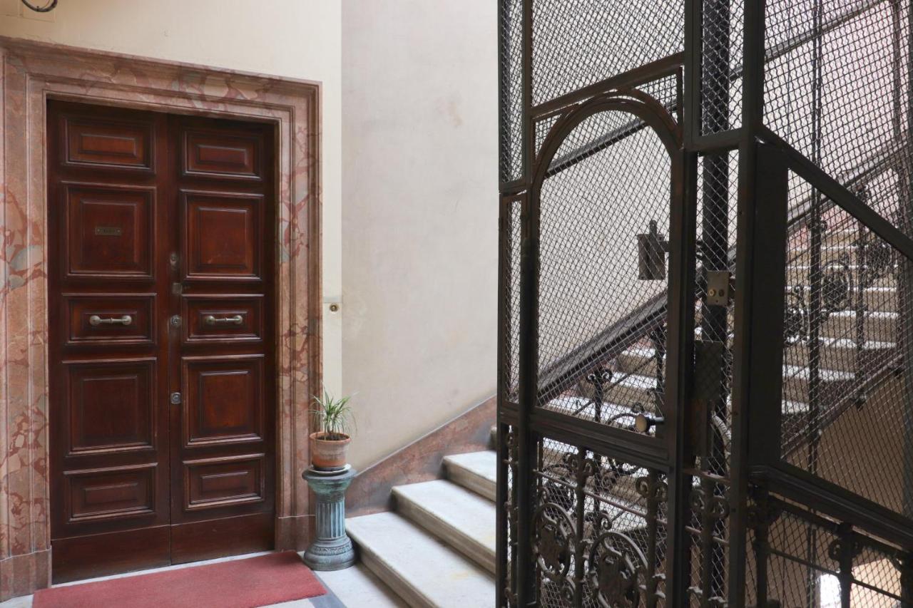 Trevi Grand Blu Bed & Breakfast