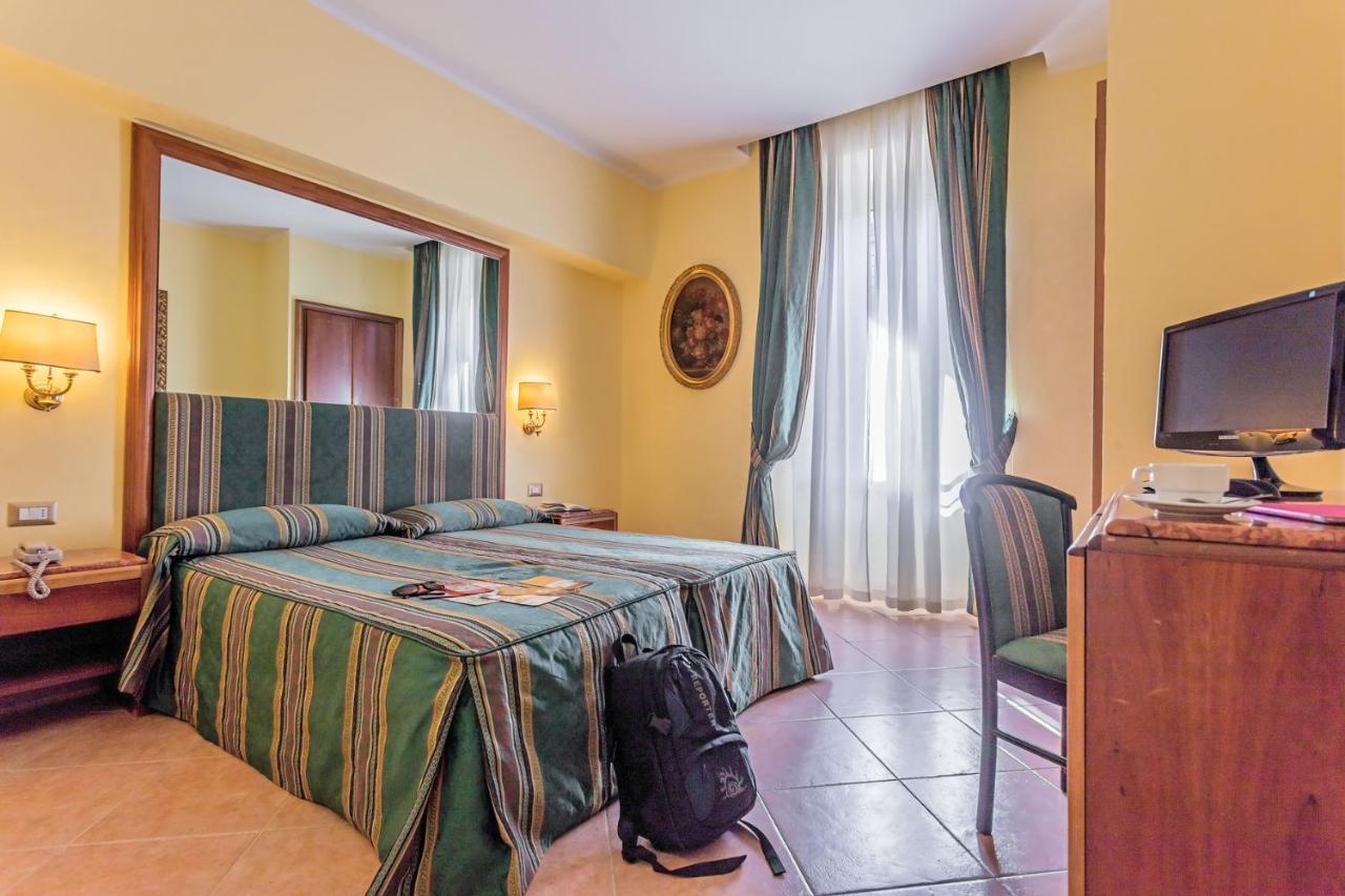 Raeli Noto 3*