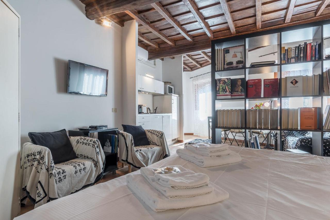 Appartamento Black White - Fromhometorome Roma
