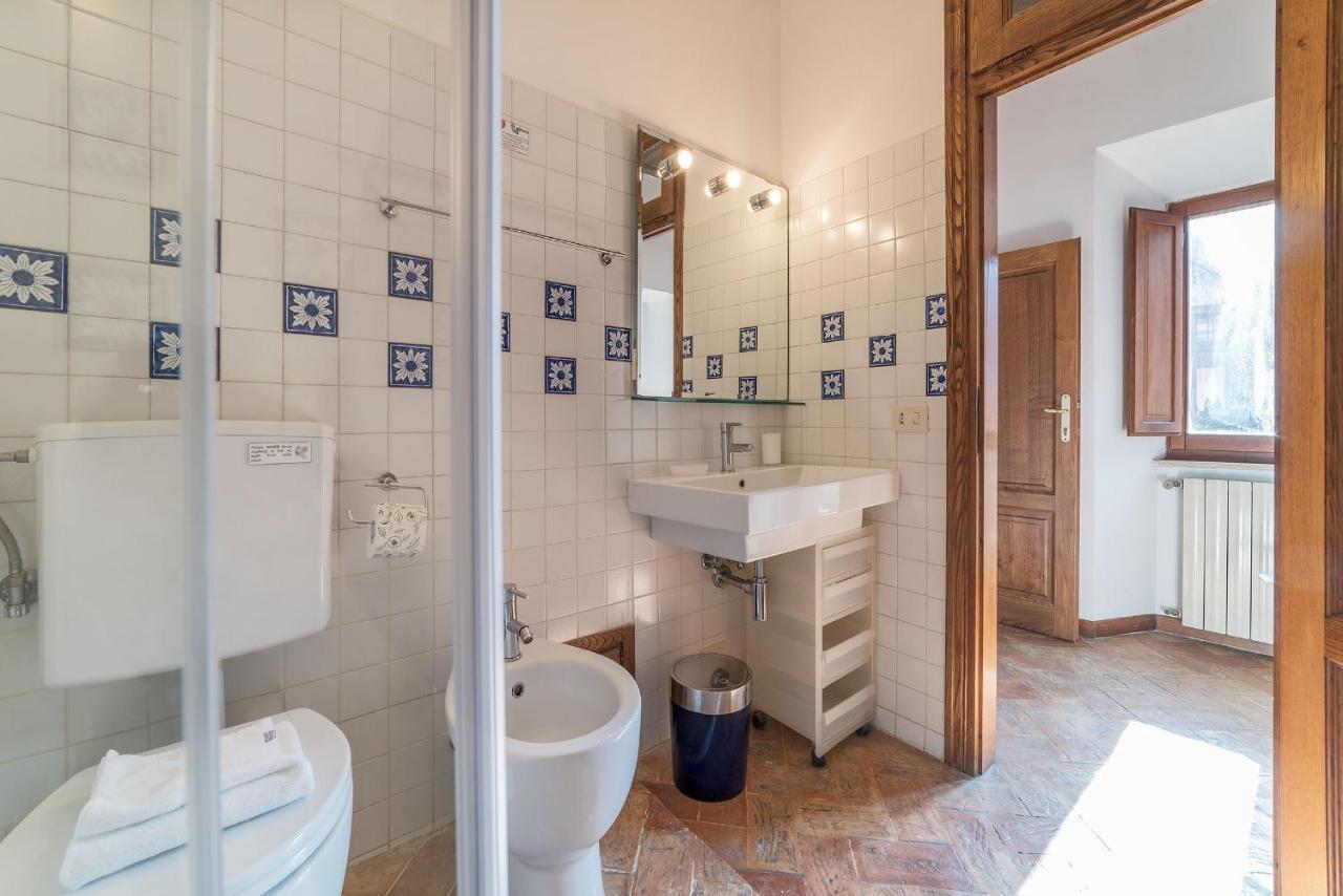 Appartamento Black White - Fromhometorome Roma
