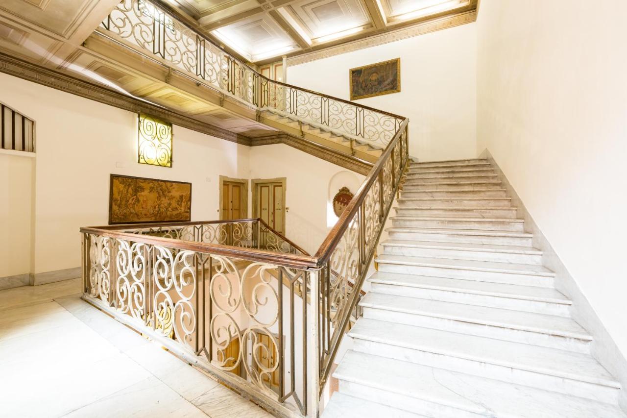 Ghetto Campo Dei Fiori Luxury White Apartment